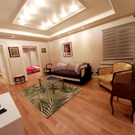 Alex Lux * 贝尔格莱德