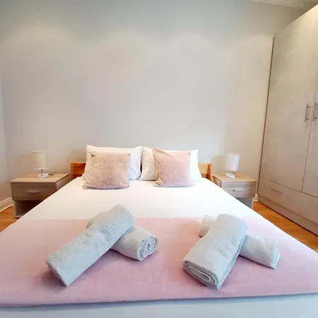 Alex Lux 贝尔格莱德